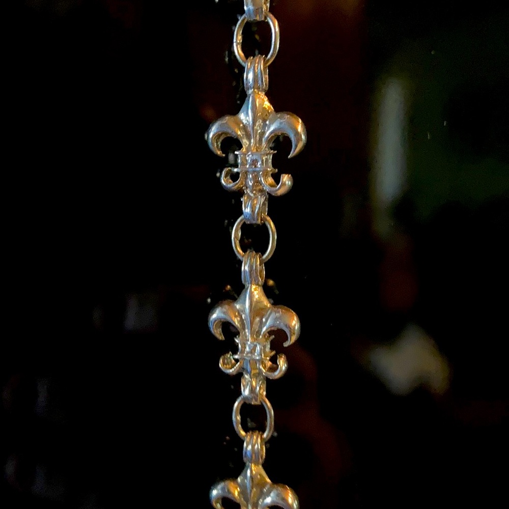 Beautiful Fleur-de-lis sterling silver bracelet